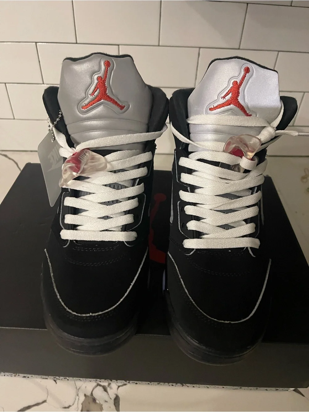 Men’s Retro 5 Metallic Size 7.
